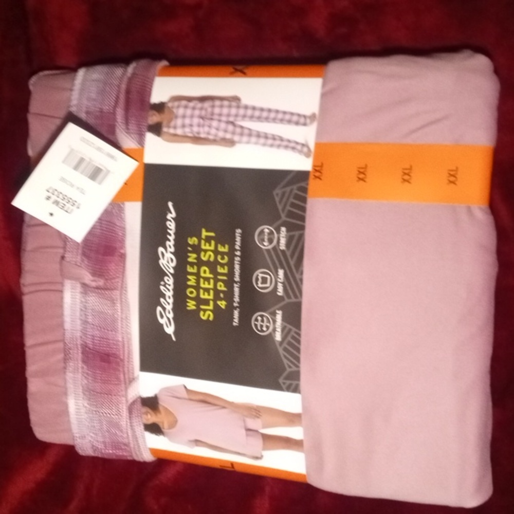Eddie Bauer 4 piece sleep set
